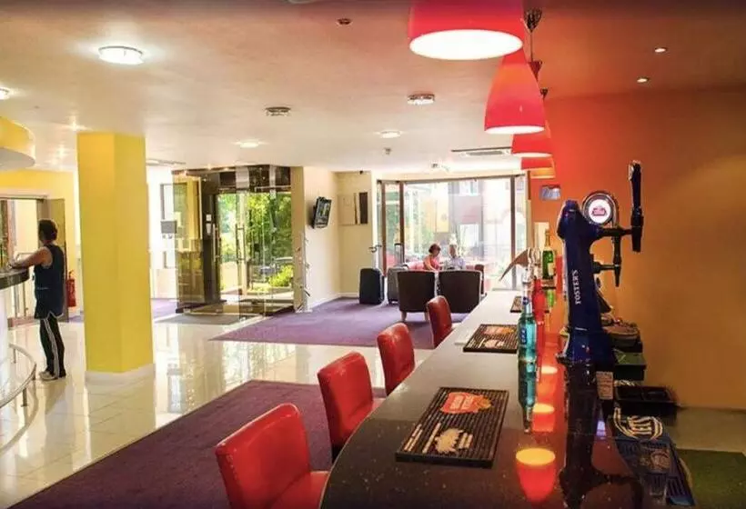 Fotos del hotel Oyo Luton Formerly Quality Skyline:  8