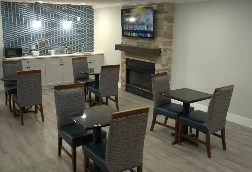 Fotos del hotel Super 8 By Wyndham Atlanta Northeast Ga:  2