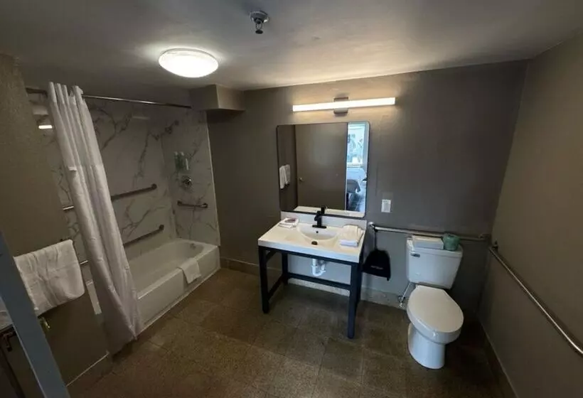 Fotos del hotel Super 8 By Wyndham Atlanta Northeast Ga:  8