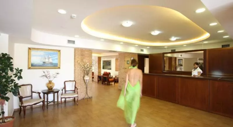 Fotos del hotel Triton:  9