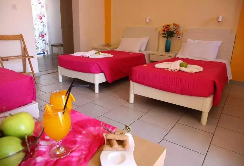 Fotos del hotel Triton:  22