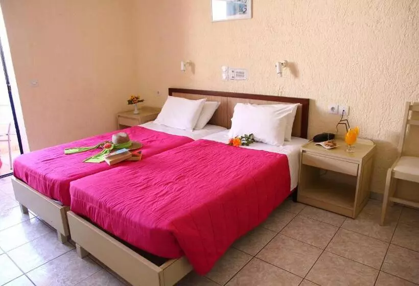 Fotos del hotel Triton:  18