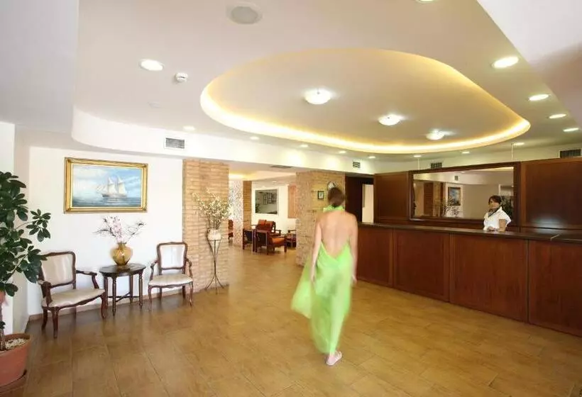 Fotos del hotel Triton:  14