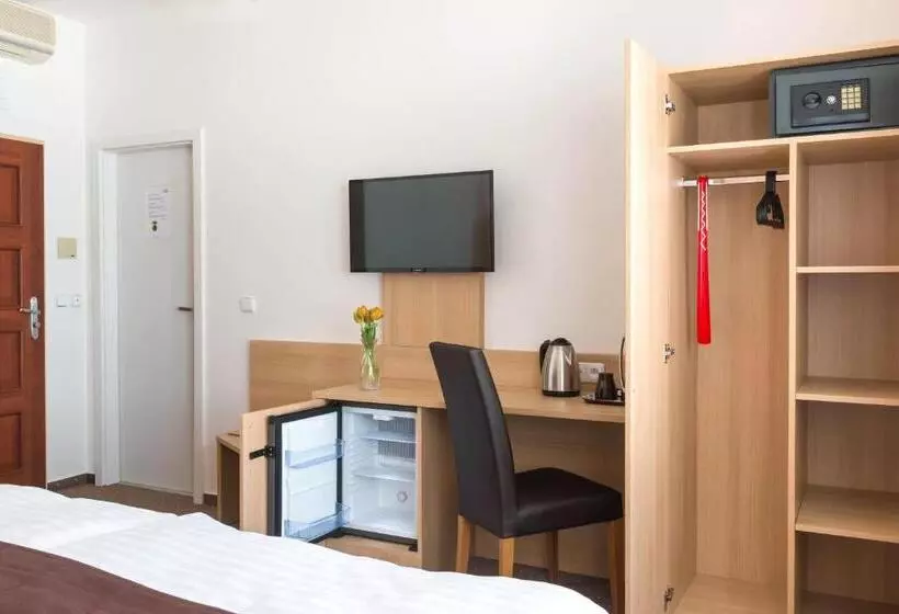 Fotos del hotel Karlin:  8