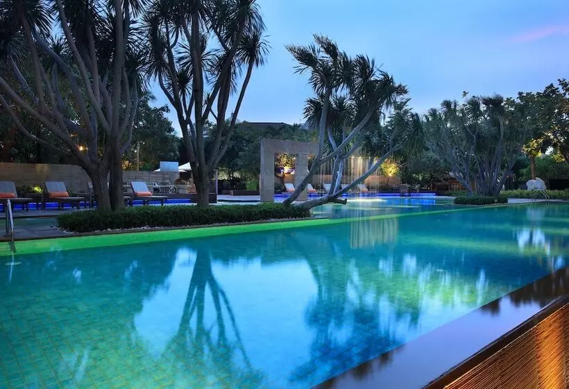 Fotos del hotel Somerset Berlian Jakarta:  2