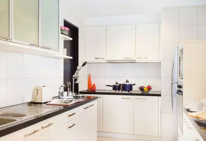 Fotos del hotel Somerset Berlian Jakarta:  8