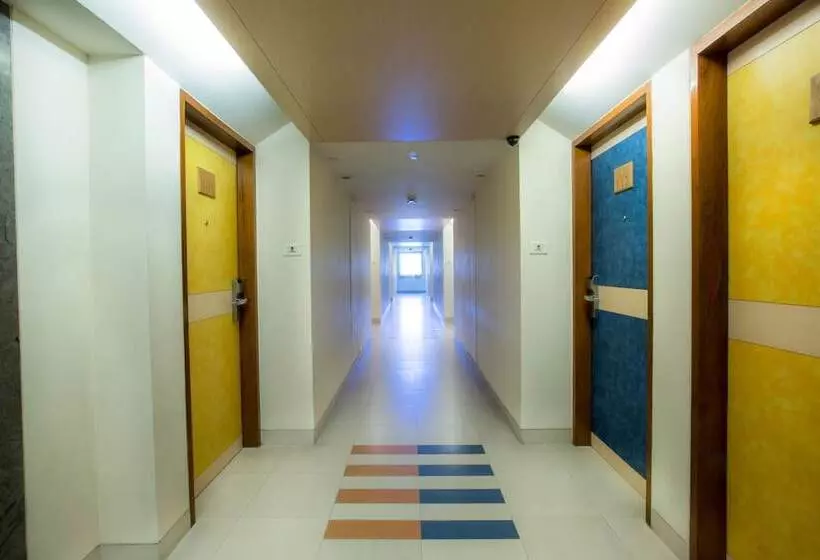 Fotos del hotel Radha Hometel:  3