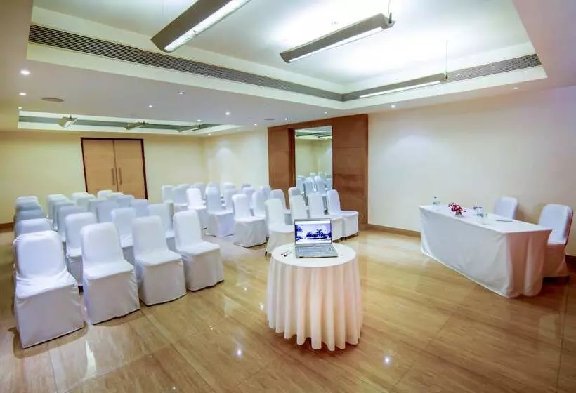 Fotos del hotel Radha Hometel:  12