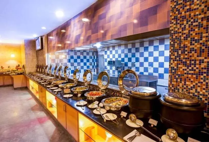 Fotos del hotel Radha Hometel:  15