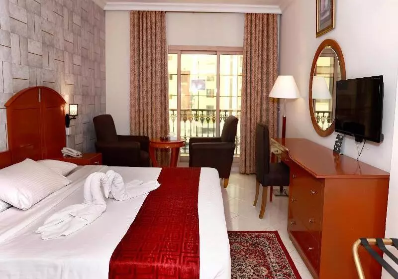 Fotos del hotel Dolphin Hotel Apartments:  2