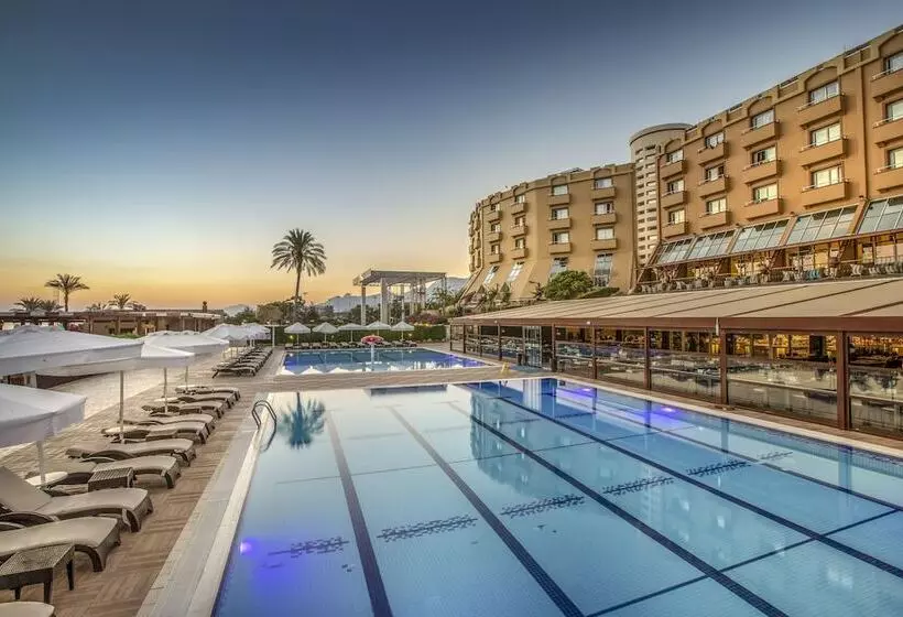 Fotos del hotel Merit Park  Casino & Spa:  19