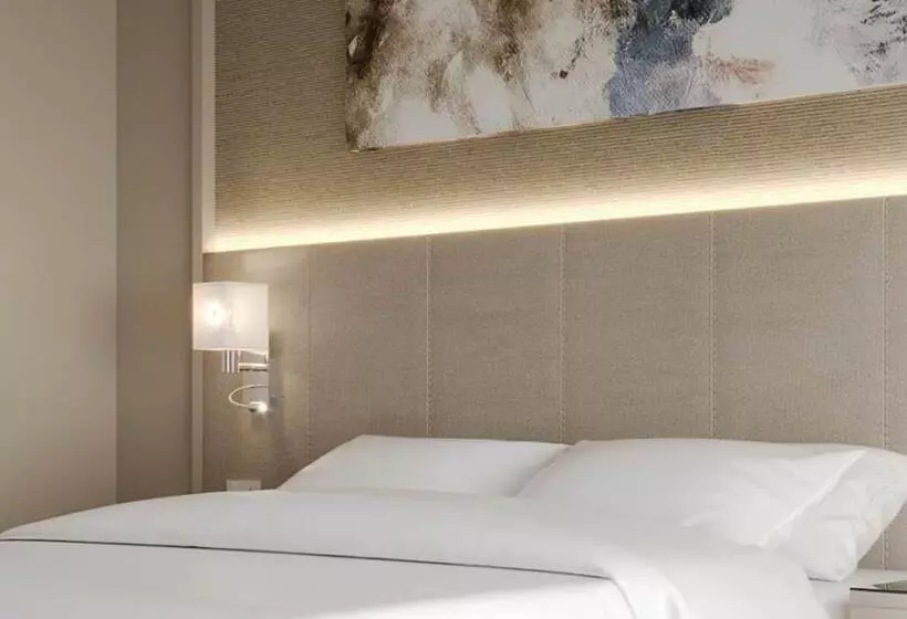 Fotos del hotel Courtyard By Marriott Dubai, Green Community:  21