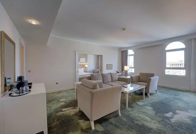 Fotos del hotel Courtyard By Marriott Dubai, Green Community:  25