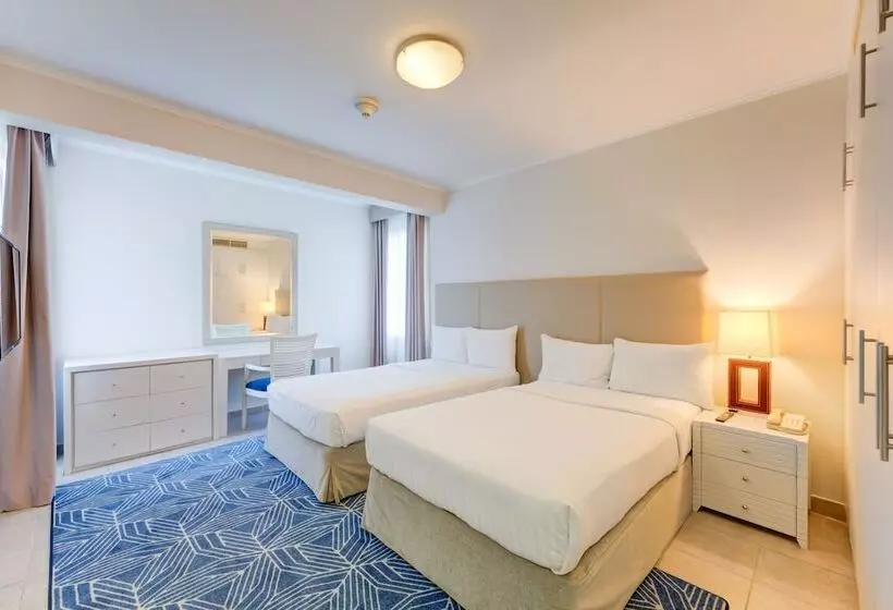 Courtyard By Marriott Dubai, Green Community