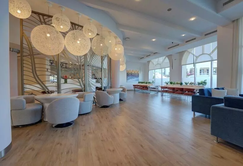 Fotos del hotel Courtyard By Marriott Dubai, Green Community:  13