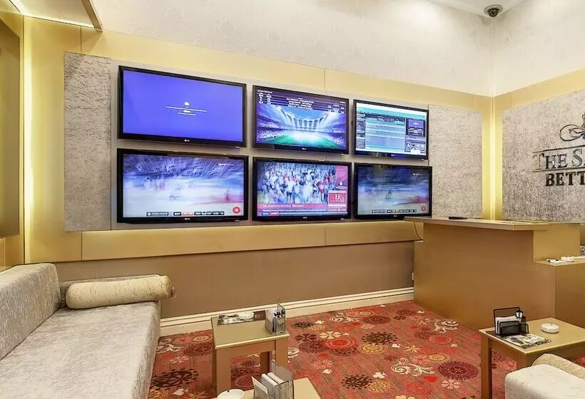 Fotos del hotel Savoy:  17