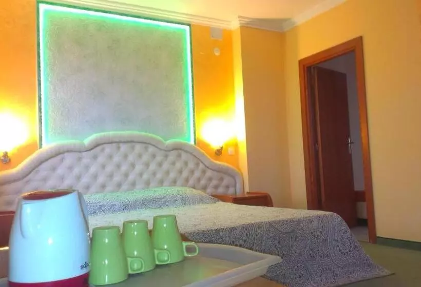 Fotos del hotel Elegant:  2