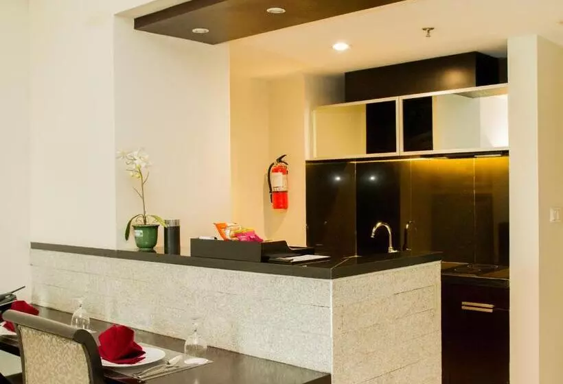 Fotos del hotel Grandkemang:  8