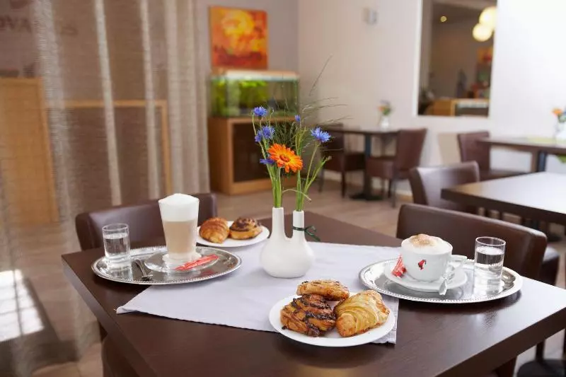 Fotos del hotel Edvards:  6