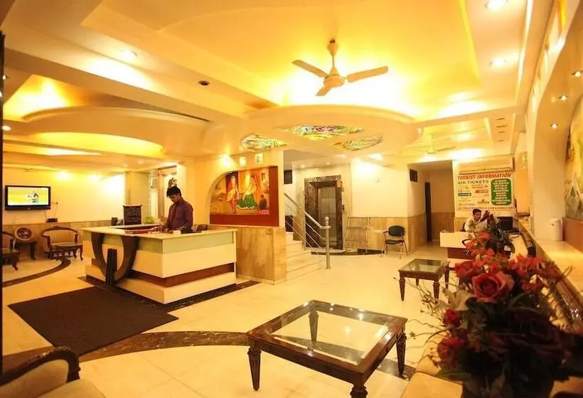 Fotos del hotel Chanchal Deluxe:  2