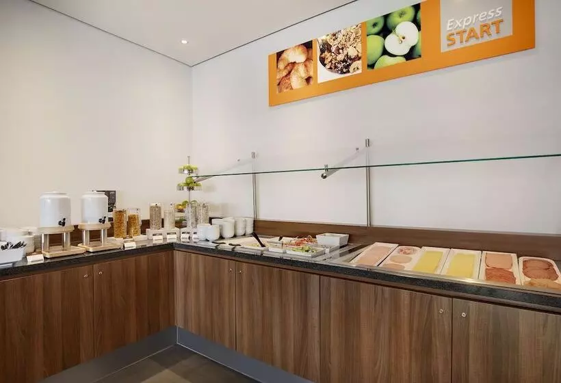 Fotos del hotel Holiday Inn Express Bremen Airport, An Ihg:  12