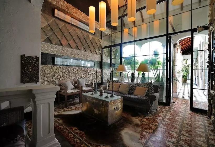 Casa Lola Deluxe Gallery