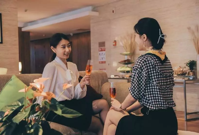 Intercontinental Qingdao, An Ihg