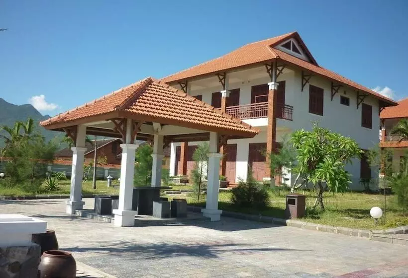 L?ng Cô Beach Resort