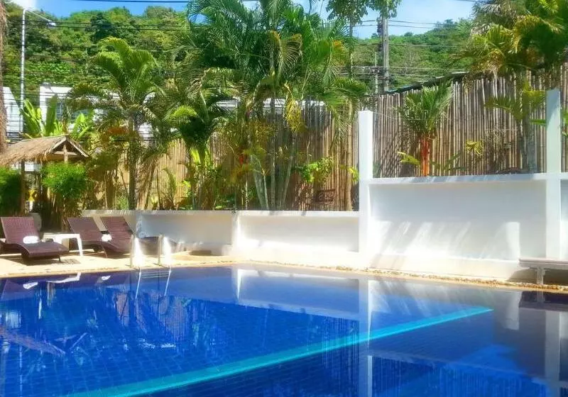 Fotos del hotel Karon Beach Pool:  8