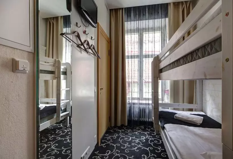 Fotos del hotel Meriton Old Town Garden:  25