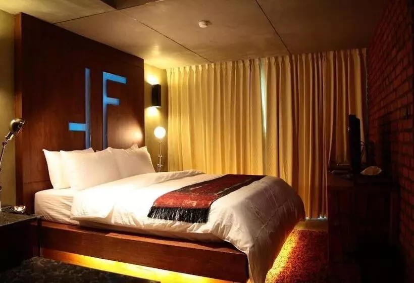 Fotos del hotel The Fusion Suites:  5