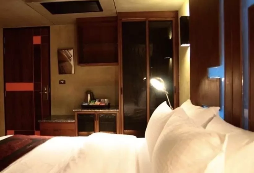 Fotos del hotel The Fusion Suites:  16