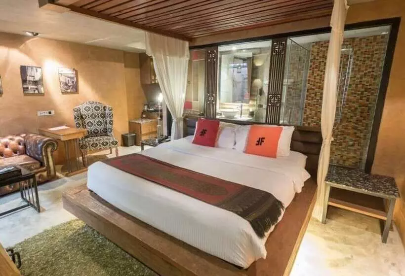 Fotos del hotel The Fusion Suites:  25