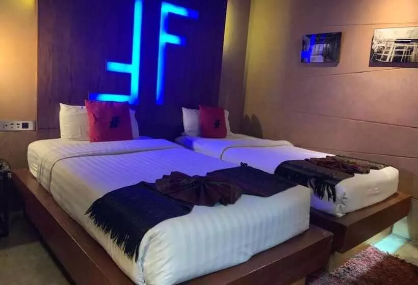 Fotos del hotel The Fusion Suites:  12