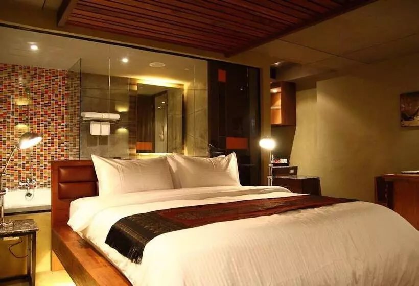 Fotos del hotel The Fusion Suites:  10