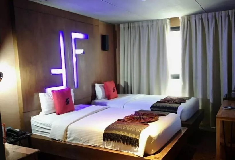 Fotos del hotel The Fusion Suites:  19