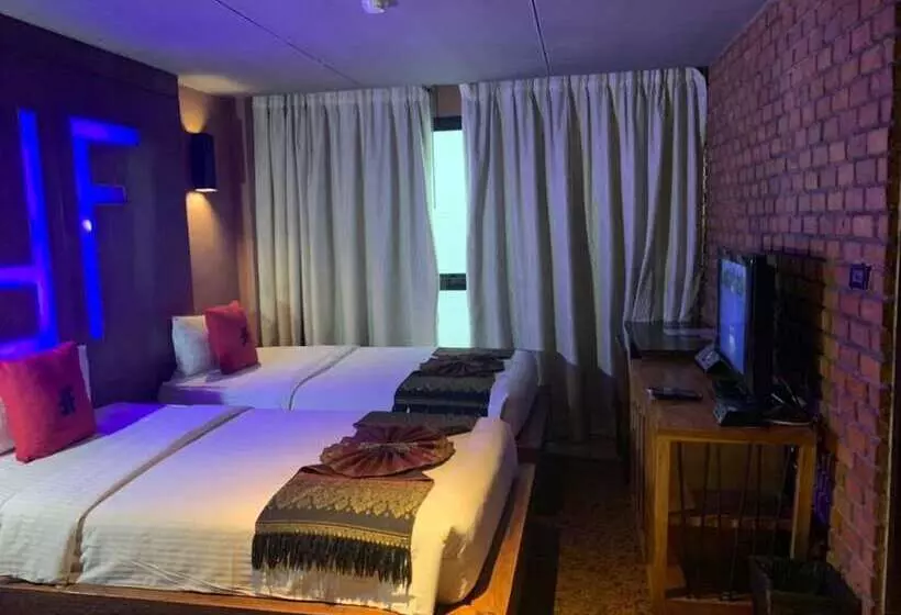 Fotos del hotel The Fusion Suites:  8