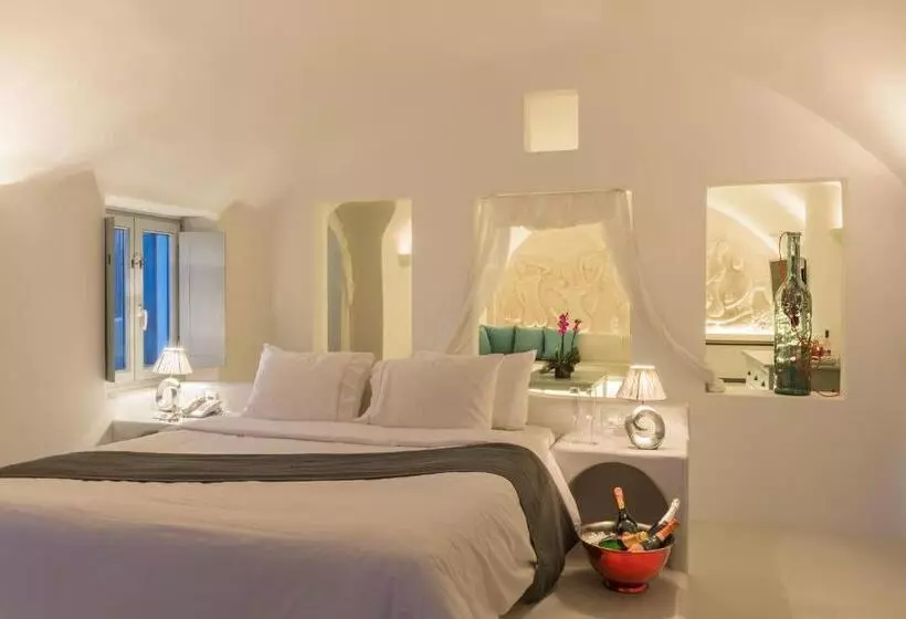 Andronis Luxury Suites