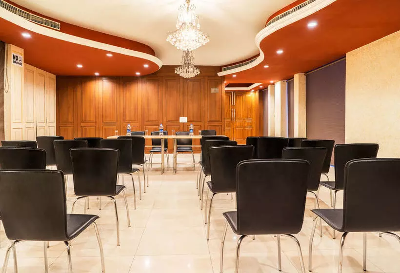 Fotos del hotel Fab Conclave Boutique:  13