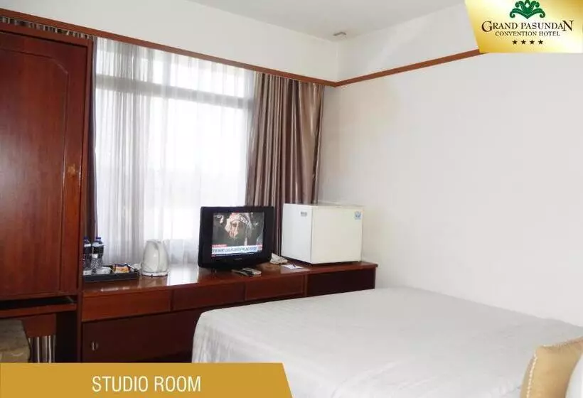 Fotos del hotel Grand Pasundan Convention:  5