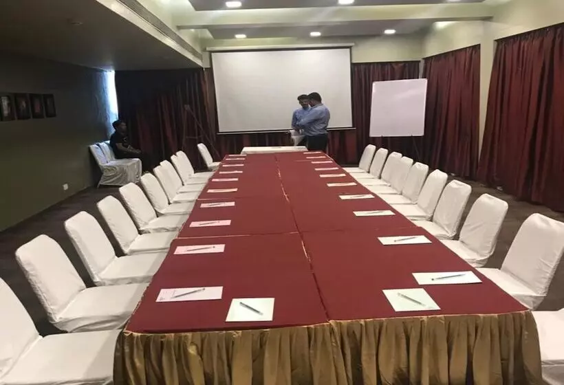 Fotos del hotel Treebo Trend Legend Ii Santa Cruz:  5