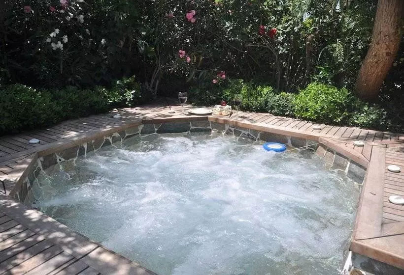 Fotos del hotel El Vino Hotel & Suites:  2