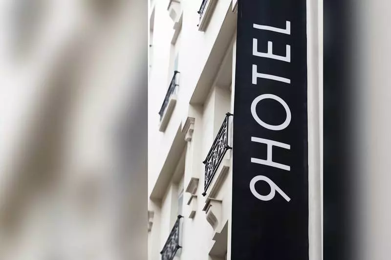 9hotel Opera