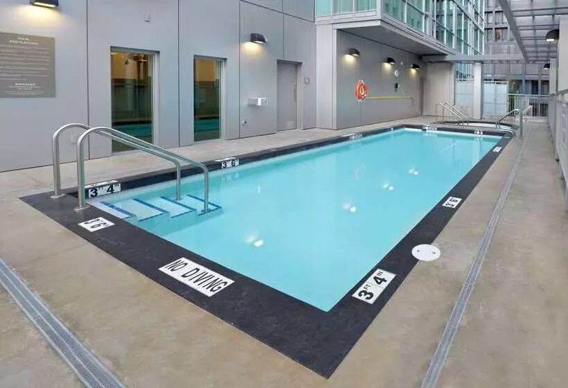 Fotos del hotel Coast Coal Harbour Vancouver Hotel By Apa:  8