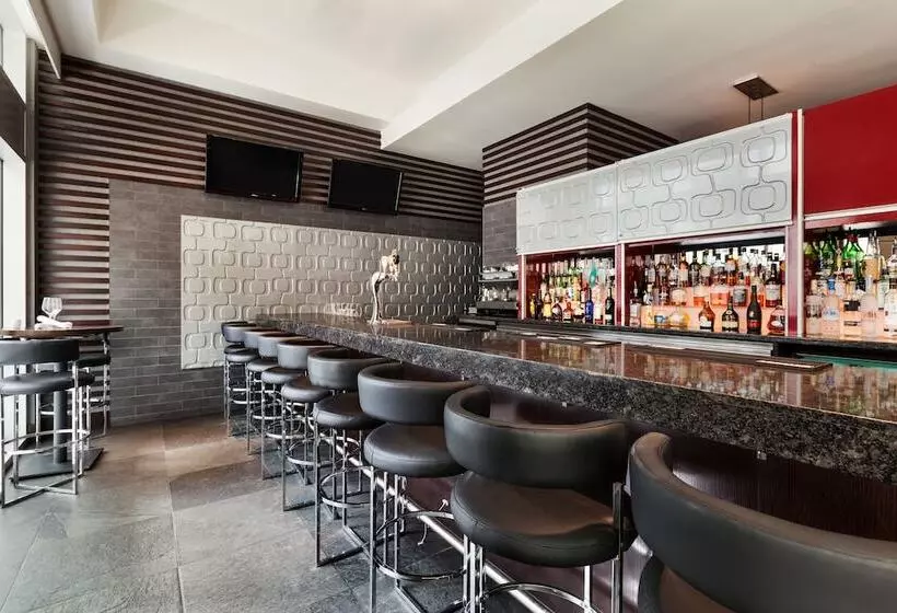 Fotos del hotel Coast Coal Harbour Vancouver Hotel By Apa:  5