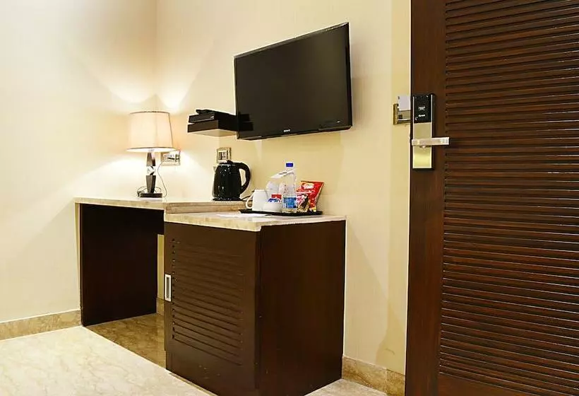 Fotos del hotel Emperor Palms At Karol Bagh:  18