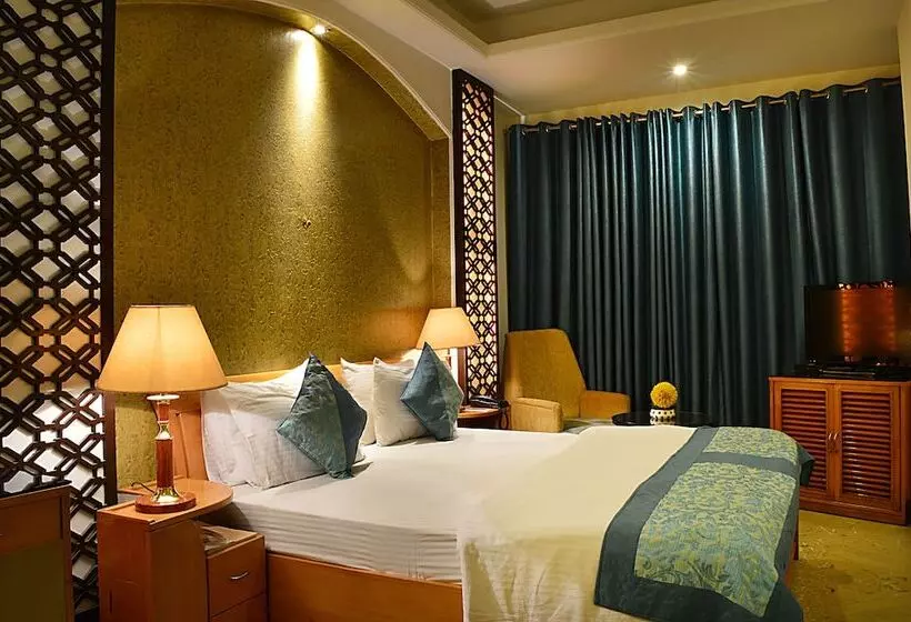 Fotos del hotel Emperor Palms At Karol Bagh:  24