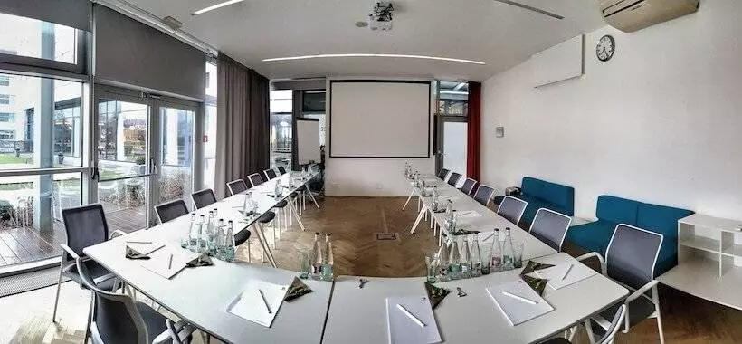 Fotos del hotel Holiday Inn Prague Airport, An Ihg:  18