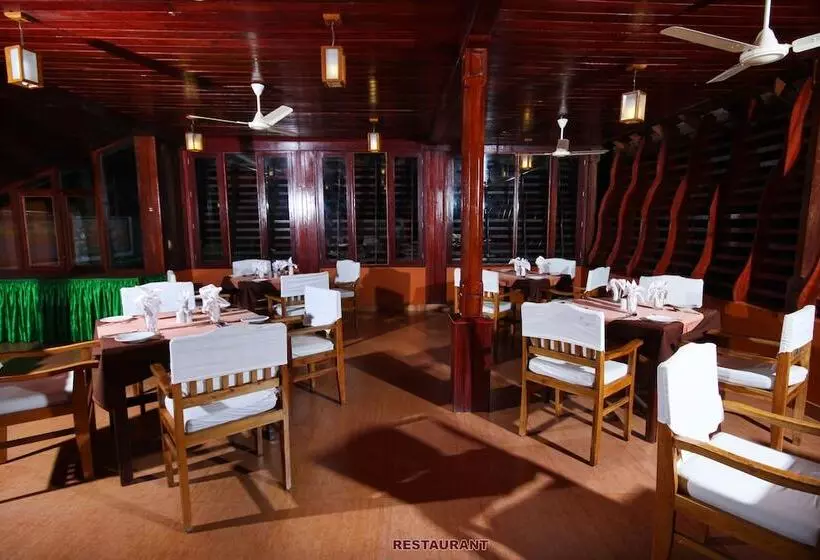 Fotos del hotel Beach And Lake Ayurvedic Resort:  6