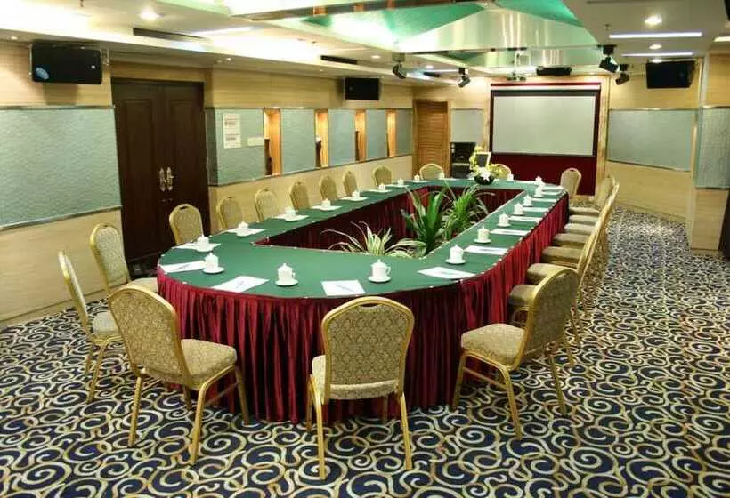 Fotos del hotel Lifu   Huang Pu Road Run Du:  4